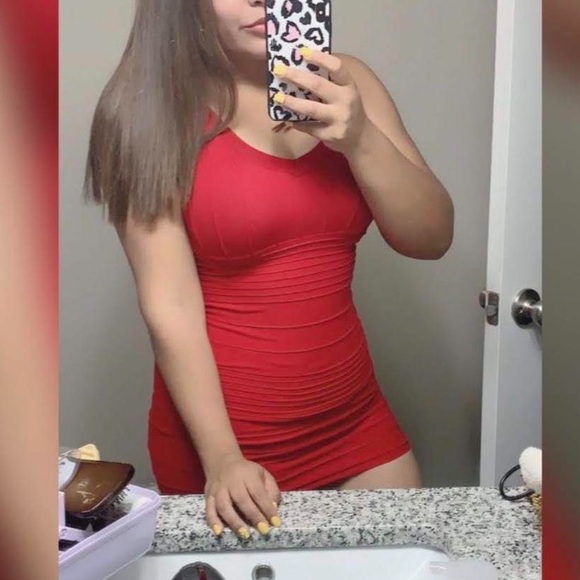 Colorful unitalla mini dress
Red dress is uniform but it’s small. - Picture 6 of 6